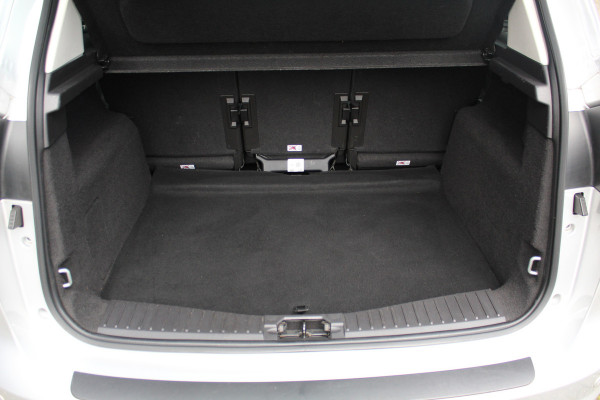 Ford C-MAX 1.0-125pk Titanium. Nette en goed onderhouden hoogzitter ! Volautm. airco dual, panoramadak, parkeersensoren, metallic lak,  telefoonvoorb., navigatie, LM wielen, Ford C-MAX 1.0-125pk Titanium. Nette en goed onderhouden hoogzitter ! Volautm. airco dual, panoramadak, parkeersensoren, metallic lak,  telefoonvoorb., navigatie, LM wielen,