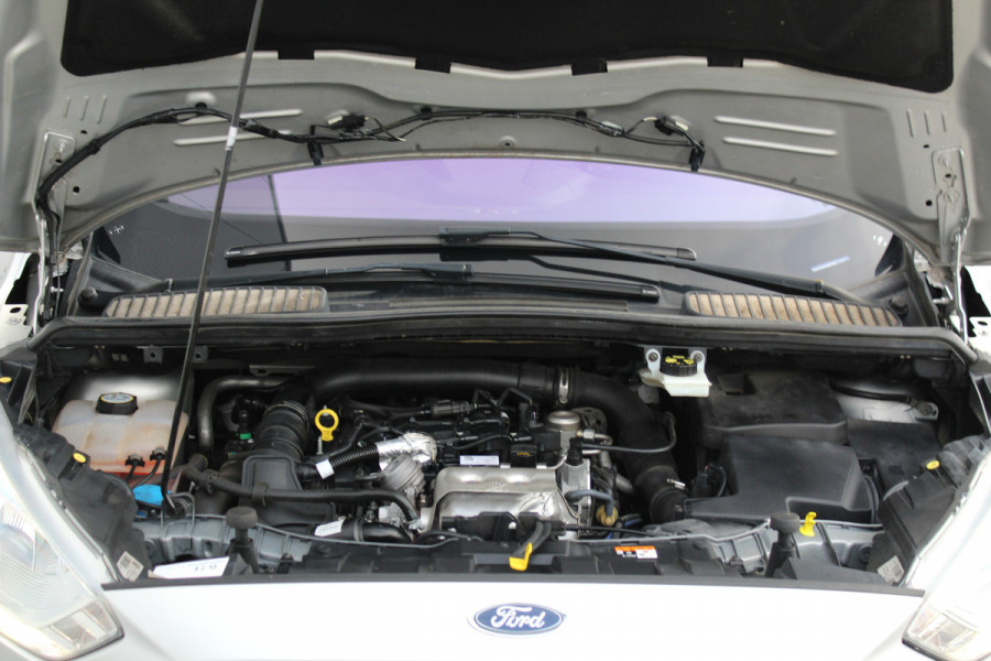 Ford C-MAX 1.0-125pk Titanium. Nette en goed onderhouden hoogzitter ! Volautm. airco dual, panoramadak, parkeersensoren, metallic lak,  telefoonvoorb., navigatie, LM wielen, Ford C-MAX 1.0-125pk Titanium. Nette en goed onderhouden hoogzitter ! Volautm. airco dual, panoramadak, parkeersensoren, metallic lak,  telefoonvoorb., navigatie, LM wielen,