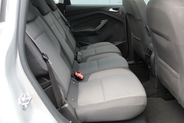 Ford C-MAX 1.0-125pk Titanium. Nette en goed onderhouden hoogzitter ! Volautm. airco dual, panoramadak, parkeersensoren, metallic lak,  telefoonvoorb., navigatie, LM wielen, Ford C-MAX 1.0-125pk Titanium. Nette en goed onderhouden hoogzitter ! Volautm. airco dual, panoramadak, parkeersensoren, metallic lak,  telefoonvoorb., navigatie, LM wielen,