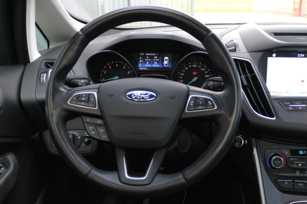 Ford C-MAX 1.0-125pk Titanium. Nette en goed onderhouden hoogzitter ! Volautm. airco dual, panoramadak, parkeersensoren, metallic lak,  telefoonvoorb., navigatie, LM wielen, Ford C-MAX 1.0-125pk Titanium. Nette en goed onderhouden hoogzitter ! Volautm. airco dual, panoramadak, parkeersensoren, metallic lak,  telefoonvoorb., navigatie, LM wielen,