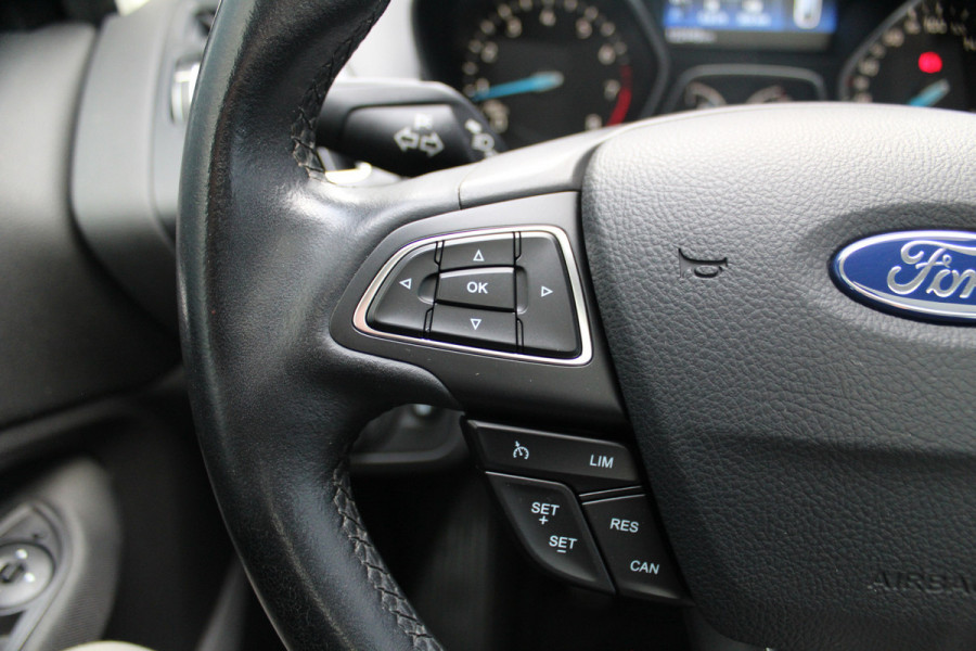 Ford C-MAX 1.0-125pk Titanium. Nette en goed onderhouden hoogzitter ! Volautm. airco dual, panoramadak, parkeersensoren, metallic lak,  telefoonvoorb., navigatie, LM wielen, Ford C-MAX 1.0-125pk Titanium. Nette en goed onderhouden hoogzitter ! Volautm. airco dual, panoramadak, parkeersensoren, metallic lak,  telefoonvoorb., navigatie, LM wielen,