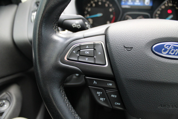 Ford C-MAX 1.0-125pk Titanium. Nette en goed onderhouden hoogzitter ! Volautm. airco dual, panoramadak, parkeersensoren, metallic lak,  telefoonvoorb., navigatie, LM wielen, Ford C-MAX 1.0-125pk Titanium. Nette en goed onderhouden hoogzitter ! Volautm. airco dual, panoramadak, parkeersensoren, metallic lak,  telefoonvoorb., navigatie, LM wielen,