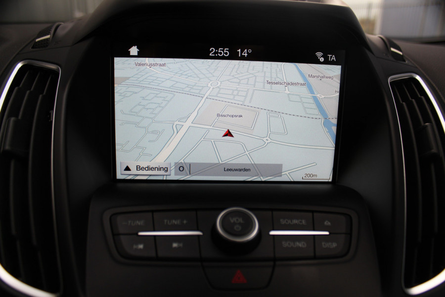 Ford C-MAX 1.0-125pk Titanium. Nette en goed onderhouden hoogzitter ! Volautm. airco dual, panoramadak, parkeersensoren, metallic lak,  telefoonvoorb., navigatie, LM wielen, Ford C-MAX 1.0-125pk Titanium. Nette en goed onderhouden hoogzitter ! Volautm. airco dual, panoramadak, parkeersensoren, metallic lak,  telefoonvoorb., navigatie, LM wielen,