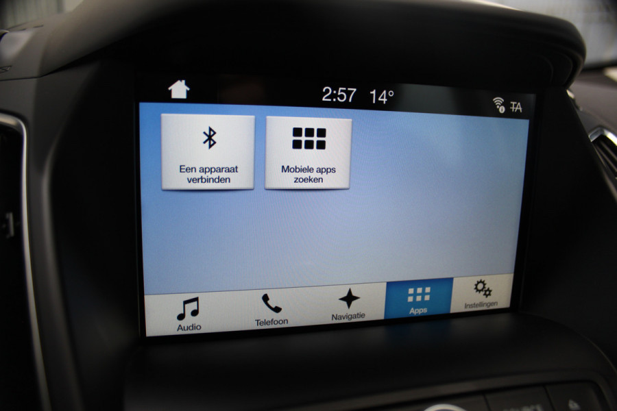 Ford C-MAX 1.0-125pk Titanium. Nette en goed onderhouden hoogzitter ! Volautm. airco dual, panoramadak, parkeersensoren, metallic lak,  telefoonvoorb., navigatie, LM wielen, Ford C-MAX 1.0-125pk Titanium. Nette en goed onderhouden hoogzitter ! Volautm. airco dual, panoramadak, parkeersensoren, metallic lak,  telefoonvoorb., navigatie, LM wielen,