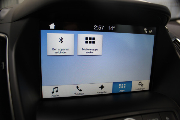 Ford C-MAX 1.0-125pk Titanium. Nette en goed onderhouden hoogzitter ! Volautm. airco dual, panoramadak, parkeersensoren, metallic lak,  telefoonvoorb., navigatie, LM wielen, Ford C-MAX 1.0-125pk Titanium. Nette en goed onderhouden hoogzitter ! Volautm. airco dual, panoramadak, parkeersensoren, metallic lak,  telefoonvoorb., navigatie, LM wielen,