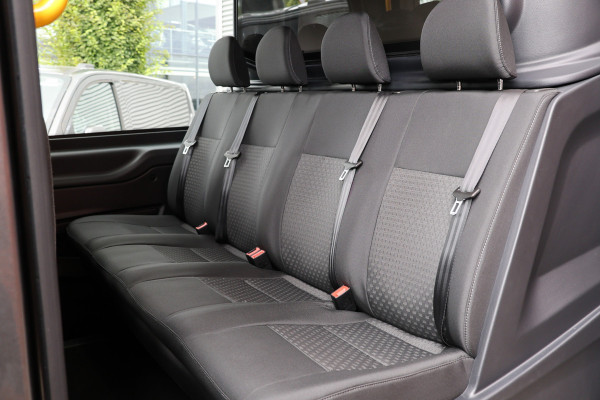 Ford Transit 350 2.0 TDCI L3H2 DC | Dubbel Cabine | CarPlay | Navigatie | Blind Spot | Stoelverwarming | Camera | DAB | Cruise control | Trekhaak | PDC V+A | BPM Vrij