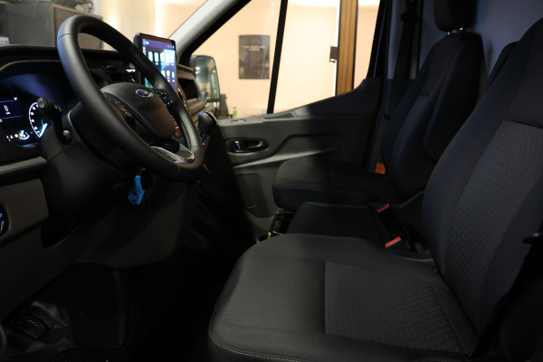 Ford Transit 350 2.0 TDCI L3H2 DC | Dubbel Cabine | CarPlay | Navigatie | Blind Spot | Stoelverwarming | Camera | DAB | Cruise control | Trekhaak | PDC V+A | BPM Vrij