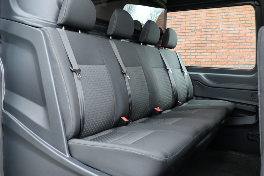 Ford Transit 350 2.0 TDCI L3H2 DC | Dubbel Cabine | CarPlay | Navigatie | Blind Spot | Stoelverwarming | Camera | DAB | Cruise control | Trekhaak | PDC V+A | BPM Vrij