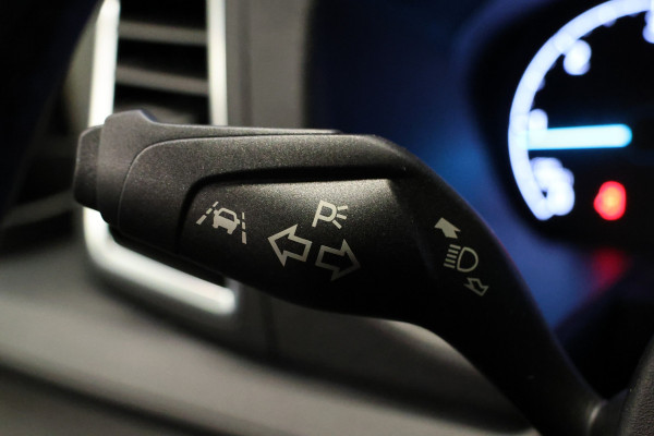Ford Transit 350 2.0 TDCI L3H2 DC | Dubbel Cabine | CarPlay | Navigatie | Blind Spot | Stoelverwarming | Camera | DAB | Cruise control | Trekhaak | PDC V+A | BPM Vrij