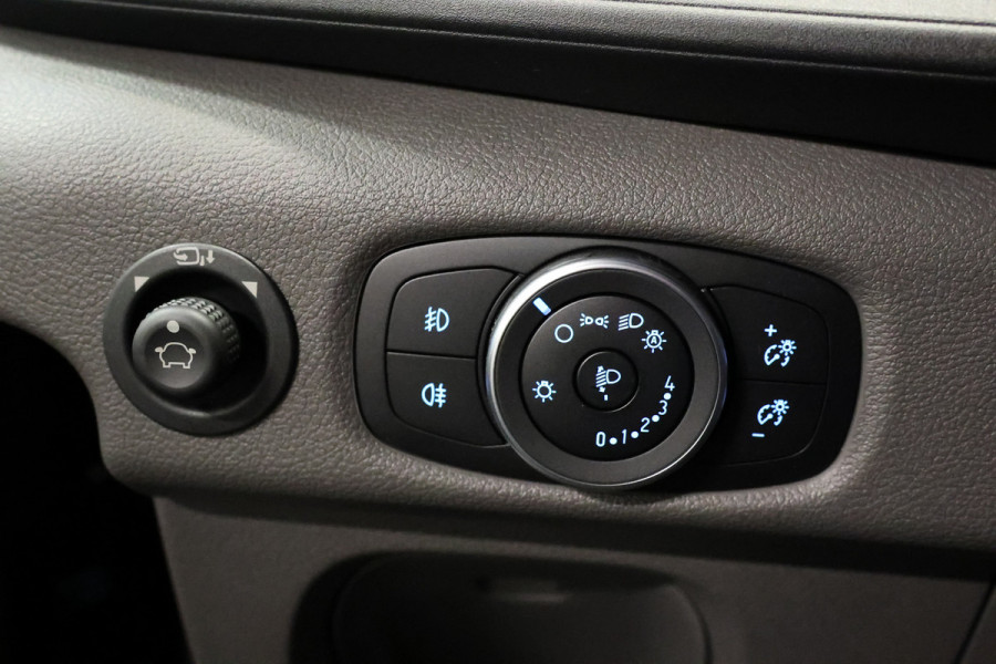 Ford Transit 350 2.0 TDCI L3H2 DC | Dubbel Cabine | CarPlay | Navigatie | Blind Spot | Stoelverwarming | Camera | DAB | Cruise control | Trekhaak | PDC V+A | BPM Vrij