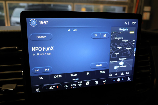 Ford Transit 350 2.0 TDCI L3H2 DC | Dubbel Cabine | CarPlay | Navigatie | Blind Spot | Stoelverwarming | Camera | DAB | Cruise control | Trekhaak | PDC V+A | BPM Vrij