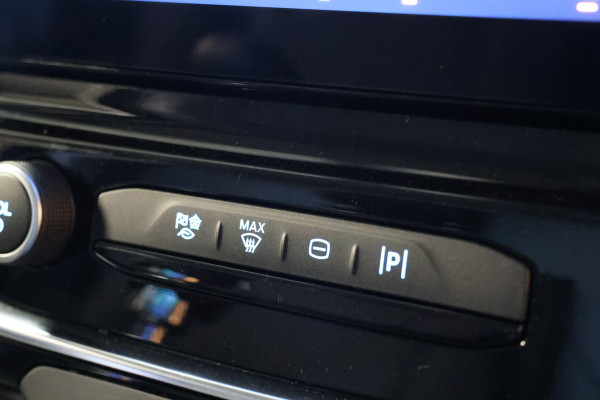 Ford Transit 350 2.0 TDCI L3H2 DC | Dubbel Cabine | CarPlay | Navigatie | Blind Spot | Stoelverwarming | Camera | DAB | Cruise control | Trekhaak | PDC V+A | BPM Vrij