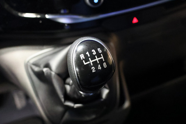 Ford Transit 350 2.0 TDCI L3H2 DC | Dubbel Cabine | CarPlay | Navigatie | Blind Spot | Stoelverwarming | Camera | DAB | Cruise control | Trekhaak | PDC V+A | BPM Vrij