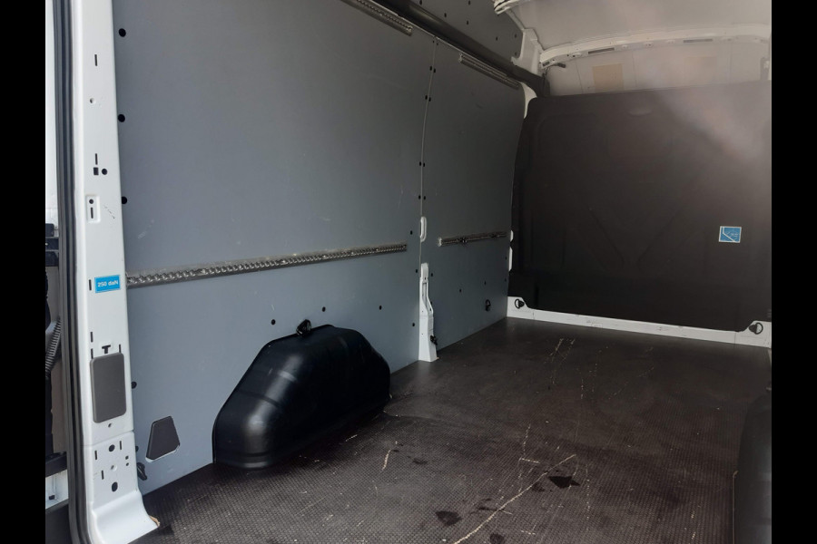 Ford Transit 2.0 TDCI 96Kw/130Pk L3H2 Airco Cruisecontrol Achteruitrijcamera 270graden doordraai achterdeuren Ford Transit 2.0 TDCI 96Kw/130Pk L3H2 Airco Cruisecontrol Achteruitrijcamera 270graden doordraai achterdeuren