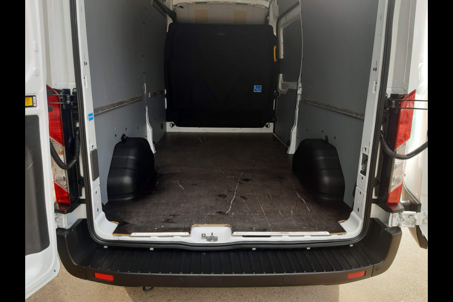 Ford Transit 2.0 TDCI 96Kw/130Pk L3H2 Airco Cruisecontrol Achteruitrijcamera 270graden doordraai achterdeuren Ford Transit 2.0 TDCI 96Kw/130Pk L3H2 Airco Cruisecontrol Achteruitrijcamera 270graden doordraai achterdeuren