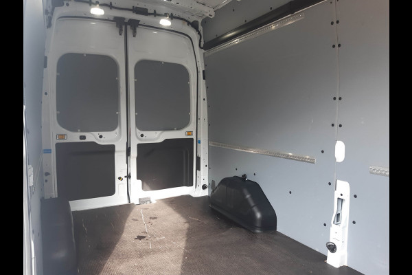 Ford Transit 2.0 TDCI 96Kw/130Pk L3H2 Airco Cruisecontrol Achteruitrijcamera 270graden doordraai achterdeuren Ford Transit 2.0 TDCI 96Kw/130Pk L3H2 Airco Cruisecontrol Achteruitrijcamera 270graden doordraai achterdeuren