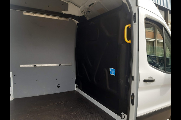 Ford Transit 2.0 TDCI 96Kw/130Pk L3H2 Airco Cruisecontrol Achteruitrijcamera 270graden doordraai achterdeuren Ford Transit 2.0 TDCI 96Kw/130Pk L3H2 Airco Cruisecontrol Achteruitrijcamera 270graden doordraai achterdeuren