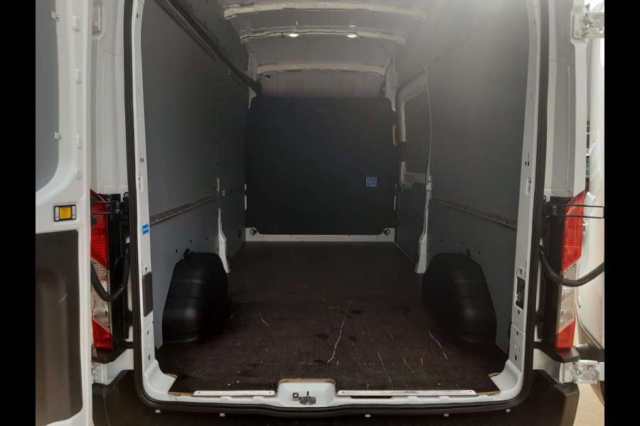 Ford Transit 2.0 TDCI 96Kw/130Pk L3H2 Airco Cruisecontrol Achteruitrijcamera 270graden doordraai achterdeuren Ford Transit 2.0 TDCI 96Kw/130Pk L3H2 Airco Cruisecontrol Achteruitrijcamera 270graden doordraai achterdeuren