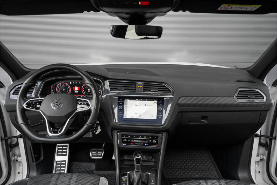 Volkswagen Tiguan 1.5 TSI R-Line Pano ACC 21" BTW Volkswagen Tiguan 1.5 TSI R-Line Pano ACC 21" BTW