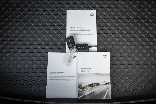 Volkswagen Tiguan 1.5 TSI R-Line Pano ACC 21" BTW Volkswagen Tiguan 1.5 TSI R-Line Pano ACC 21" BTW