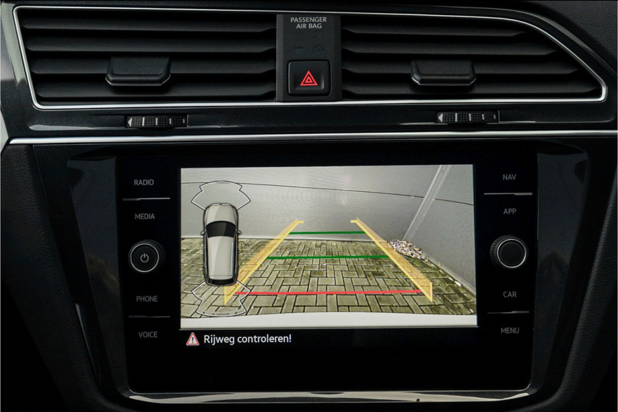 Volkswagen Tiguan 1.5 TSI R-Line Pano ACC 21" BTW Volkswagen Tiguan 1.5 TSI R-Line Pano ACC 21" BTW