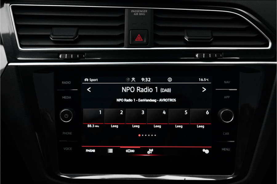 Volkswagen Tiguan 1.5 TSI R-Line Pano ACC 21" BTW Volkswagen Tiguan 1.5 TSI R-Line Pano ACC 21" BTW