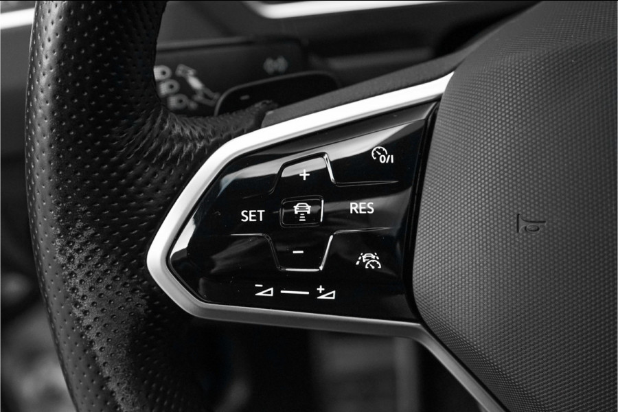 Volkswagen Tiguan 1.5 TSI R-Line Pano ACC 21" BTW Volkswagen Tiguan 1.5 TSI R-Line Pano ACC 21" BTW