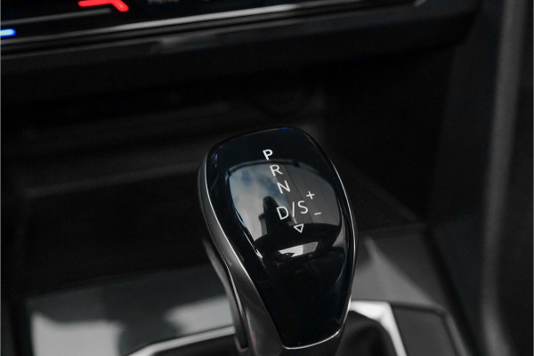 Volkswagen Tiguan 1.5 TSI R-Line Pano ACC 21" BTW Volkswagen Tiguan 1.5 TSI R-Line Pano ACC 21" BTW