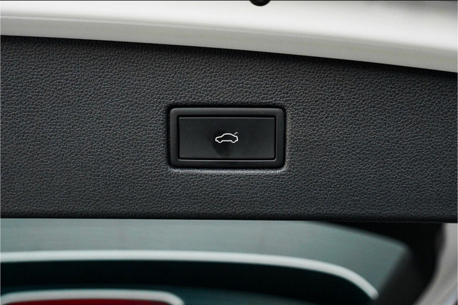 Volkswagen Tiguan 1.5 TSI R-Line Pano ACC 21" BTW Volkswagen Tiguan 1.5 TSI R-Line Pano ACC 21" BTW