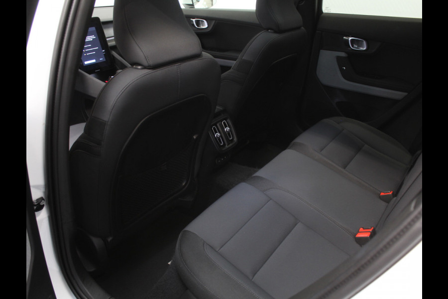 Polestar 2 Long Range Dual Motor Launch Edition 78kWh PANO | CARPLAY | LMV20 | ELECTRHAAK | 360CAMERA | STOELVERW | LED | PANODAK | WIFI