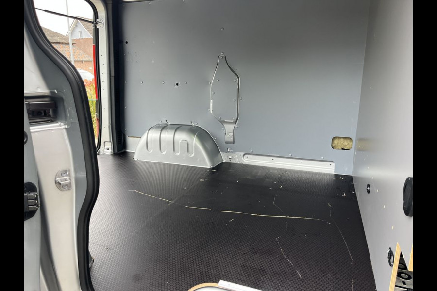 Opel Vivaro 1.6 CDTI E6 126pk Edition BPM Vrij! Lease €220 /m, Trekhaak, Airco, Navi, PDC, Cruise controle, Onderhoudshistorie aanwezig Opel Vivaro 1.6 CDTI E6 126pk Edition BPM Vrij! Lease €220 /m, Trekhaak, Airco, Navi, PDC, Cruise controle, Onderhoudshistorie aanwezig