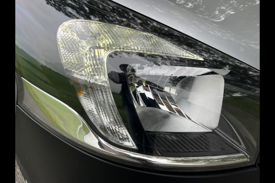 Opel Vivaro 1.6 CDTI E6 126pk Edition BPM Vrij! Lease €220 /m, Trekhaak, Airco, Navi, PDC, Cruise controle, Onderhoudshistorie aanwezig Opel Vivaro 1.6 CDTI E6 126pk Edition BPM Vrij! Lease €220 /m, Trekhaak, Airco, Navi, PDC, Cruise controle, Onderhoudshistorie aanwezig