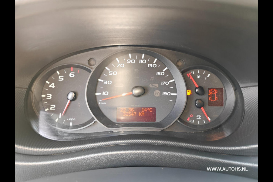 Renault Master T28 2.3 dCi L1H2 , Lage km , Euro 6 , 1e Eig , nette bus Renault Master T28 2.3 dCi L1H2 , Lage km , Euro 6 , 1e Eig , nette bus