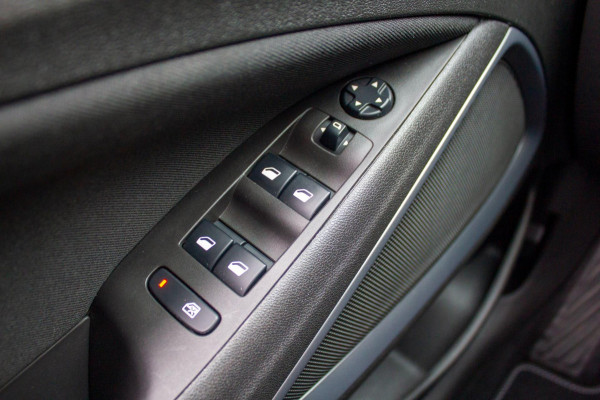 Opel Crossland X 1.2 Selection | Prijs rijklaar incl. 12 mnd garantie | Carplay PDC Bluetooth LMV Airco Stoel en stuur verwarming