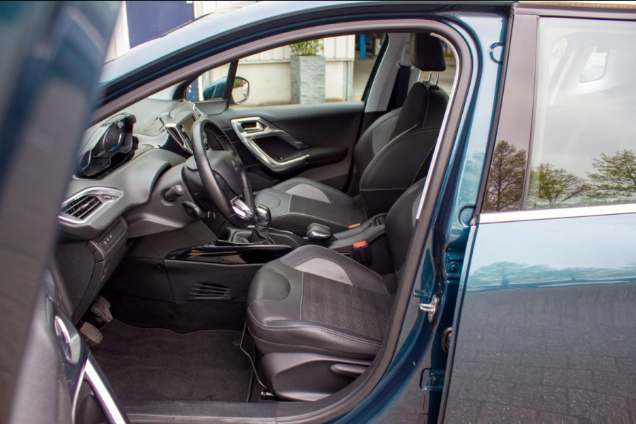 Peugeot 2008 1.2 PureTech Allure 110pk | Prijs rijklaar incl. 12 mnd garantie | Trekhaak Lmv Camera Clima Navi Bluetooth