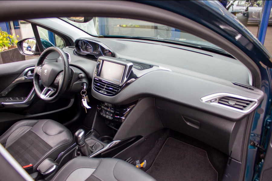 Peugeot 2008 1.2 PureTech Allure 110pk | Prijs rijklaar incl. 12 mnd garantie | Trekhaak Lmv Camera Clima Navi Bluetooth