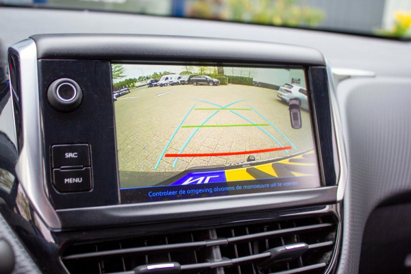 Peugeot 2008 1.2 PureTech Allure 110pk | Prijs rijklaar incl. 12 mnd garantie | Trekhaak Lmv Camera Clima Navi Bluetooth