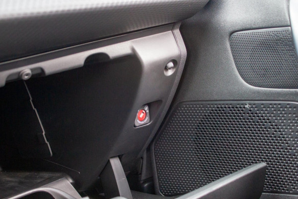 Peugeot 2008 1.2 PureTech Allure 110pk | Prijs rijklaar incl. 12 mnd garantie | Trekhaak Lmv Camera Clima Navi Bluetooth