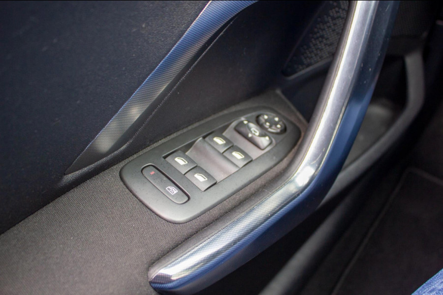 Peugeot 2008 1.2 PureTech Allure 110pk | Prijs rijklaar incl. 12 mnd garantie | Trekhaak Lmv Camera Clima Navi Bluetooth