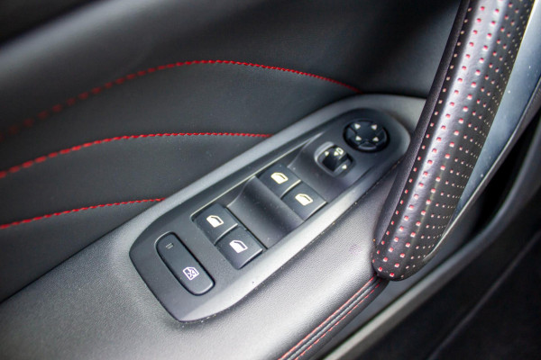 Peugeot 308 SW 1.6 e-THP GT 225 | Prijs rijklaar incl. 12 mnd garantie | Lmv Navi Trekhaak Keyless Stoelverw+massage Peugeot 308 SW 1.6 e-THP GT 225 | Prijs rijklaar incl. 12 mnd garantie | Lmv Navi Trekhaak Keyless Stoelverw+massage