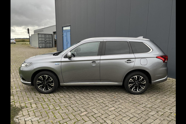 Mitsubishi Outlander 2.0 PHEV Prestige Mitsubishi Outlander 2.0 PHEV Prestige