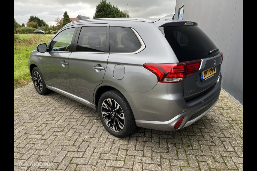 Mitsubishi Outlander 2.0 PHEV Prestige Mitsubishi Outlander 2.0 PHEV Prestige