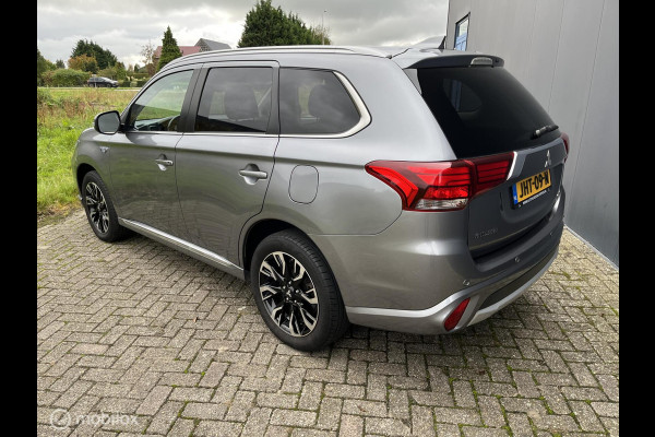 Mitsubishi Outlander 2.0 PHEV Prestige Mitsubishi Outlander 2.0 PHEV Prestige