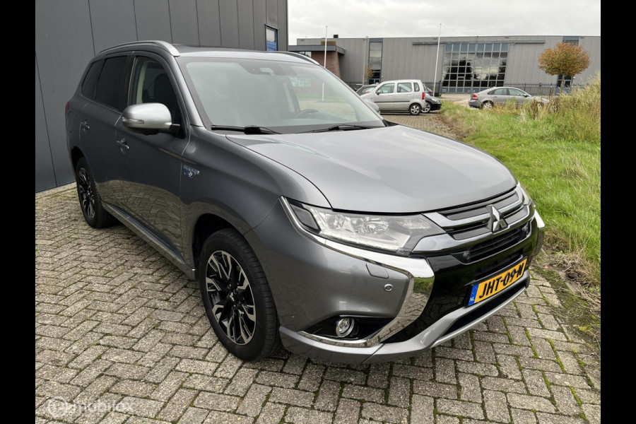 Mitsubishi Outlander 2.0 PHEV Prestige Mitsubishi Outlander 2.0 PHEV Prestige