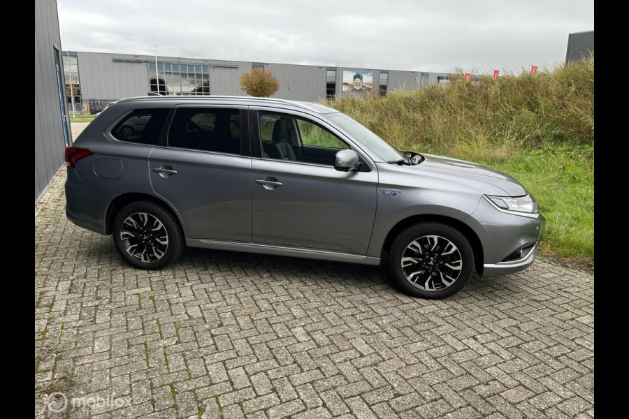 Mitsubishi Outlander 2.0 PHEV Prestige Mitsubishi Outlander 2.0 PHEV Prestige