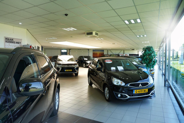 Mitsubishi Outlander 2.0 PHEV Prestige Mitsubishi Outlander 2.0 PHEV Prestige