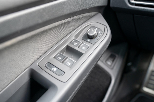 Volkswagen Golf 1.4 eHybrid GTE | Prijs rijklaar incl. 12 mnd garantie |Navi Rode remklauwen Carplay Ledverlichting