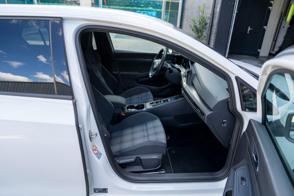 Volkswagen Golf 1.4 eHybrid GTE | Prijs rijklaar incl. 12 mnd garantie |Navi Rode remklauwen Carplay Ledverlichting