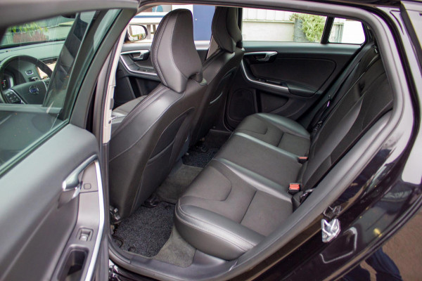 Volvo V60 1.5 T3 Polar | Prijs rijklaar incl. 12 mnd garantie | Lmv Navi Pdc Bluetooth Stoelverwarming Cruise