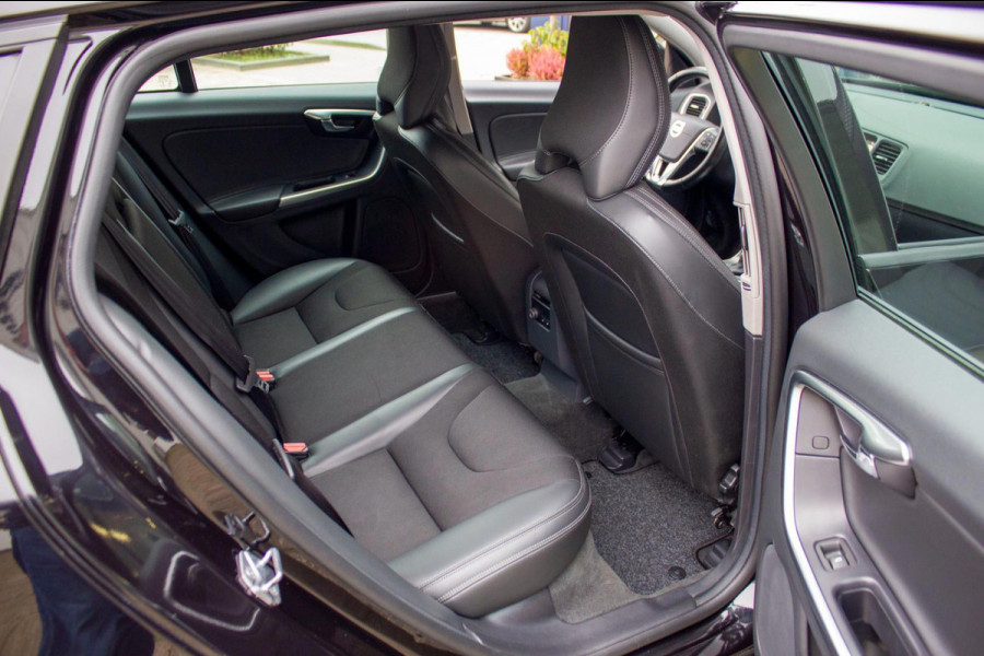 Volvo V60 1.5 T3 Polar | Prijs rijklaar incl. 12 mnd garantie | Lmv Navi Pdc Bluetooth Stoelverwarming Cruise